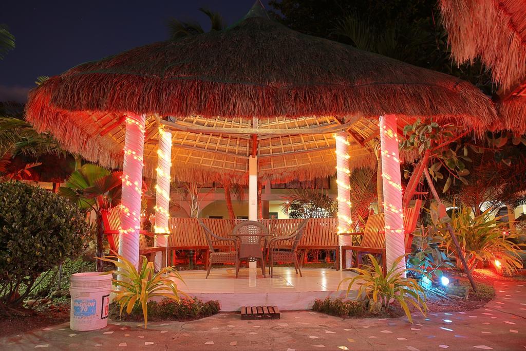 Jaimee'S Hotel, Resort And Restaurant Maasin  Buitenkant foto