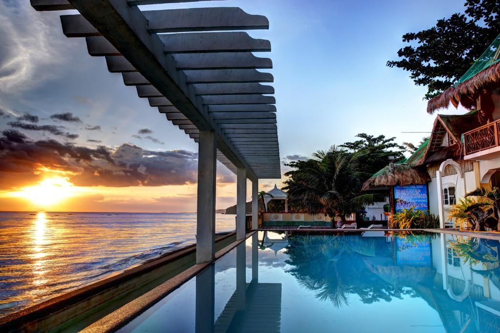 Jaimee'S Hotel, Resort And Restaurant Maasin  Buitenkant foto