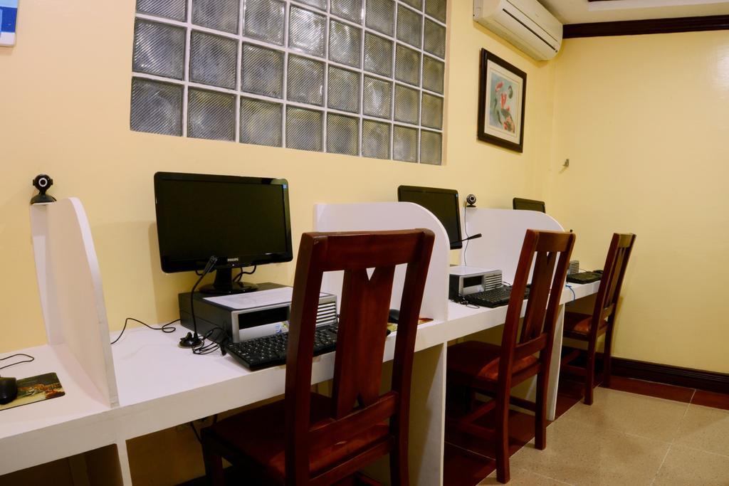 Jaimee'S Hotel, Resort And Restaurant Maasin  Buitenkant foto